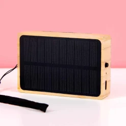 Bamboe speaker op zonne-energie