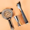 Essentials boek met cocktail tools