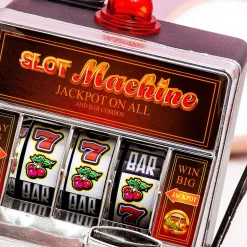 Gokautomaat drankspel met shotglaasjes