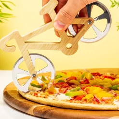 Houten fiets pizzasnijder