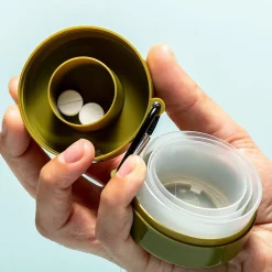 Opvouwbaar glas met medicatievakje