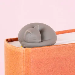 Slapende kat boekenlegger
