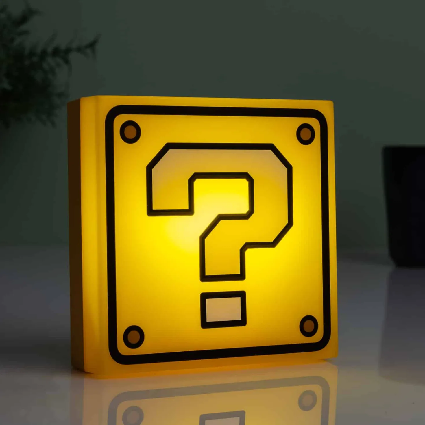 Super Mario Question Block muurlamp