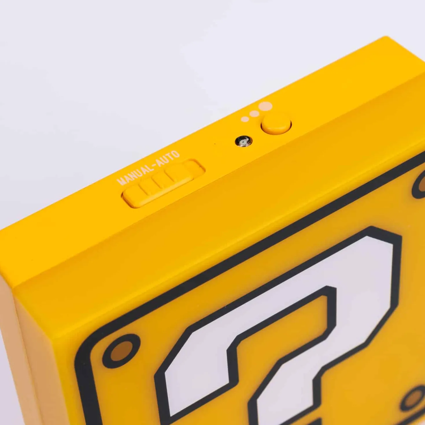 Super Mario Question Block muurlamp