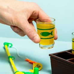 Vis drankspel met shotglaasjes