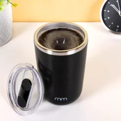 Zelfroerende thermosbeker