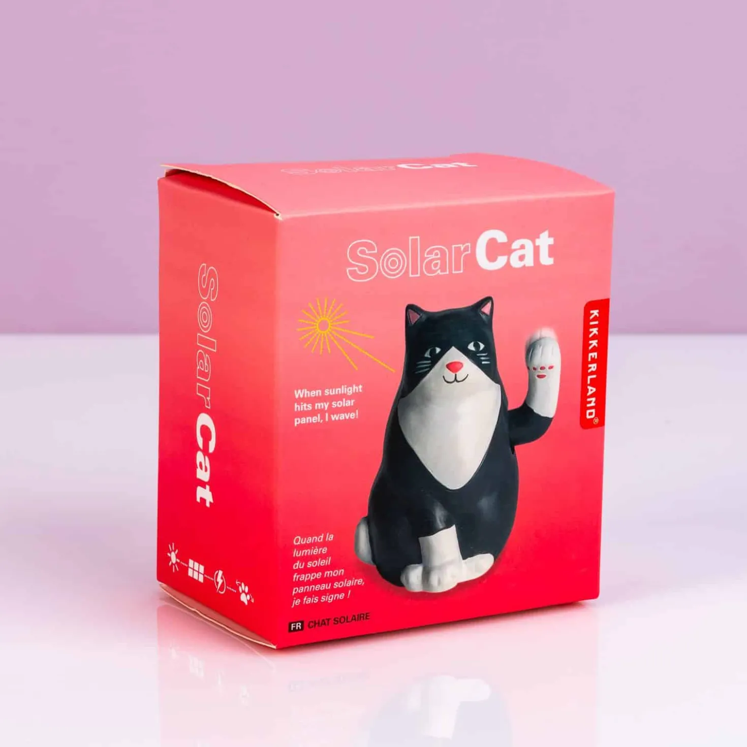 Zwaaiende kat op zonne-energie