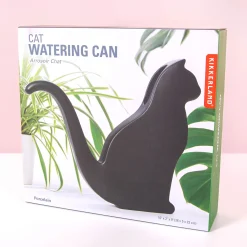 Zwarte kat gieter